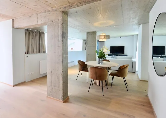 Apartment High End Attic Flat In The Centre